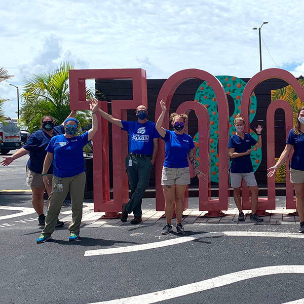 Aquarium_employees_Tampa_sign_Channelside