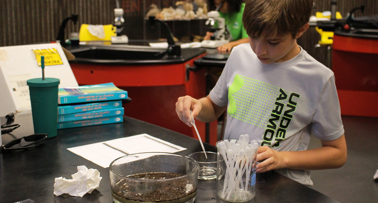 Student_Using_Pipettes