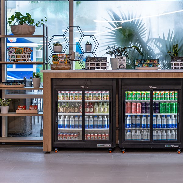 Café Seventy One at The Florida Aquarium zero plastic drink and snack selection